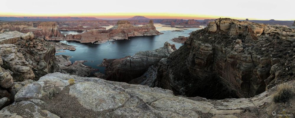 Panorama sur Alstrom Point au lever du soleil