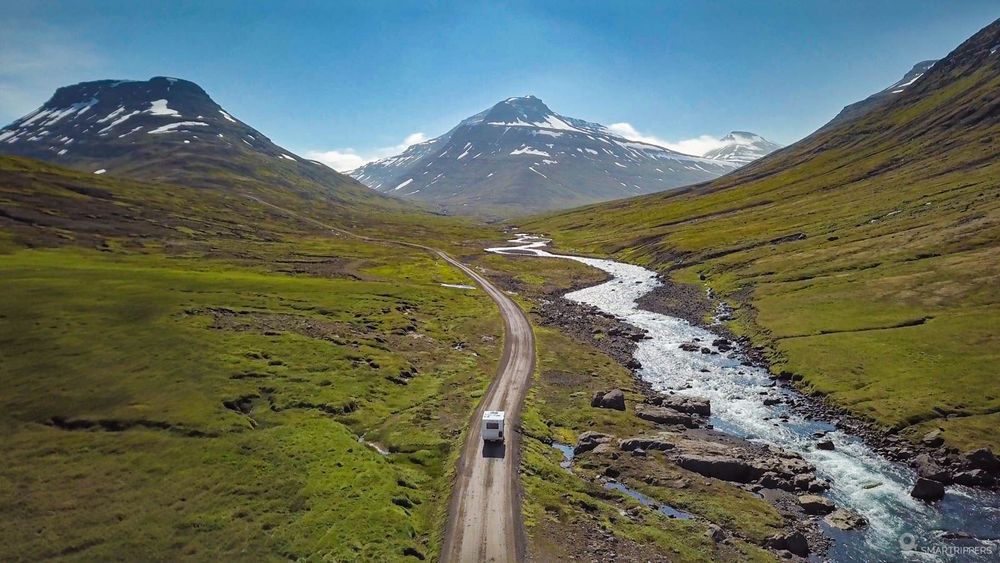 Au début de la route qui mène à Mjóifjörður.