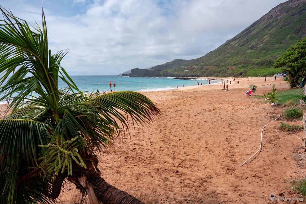 La longue plage de Sandy Beach