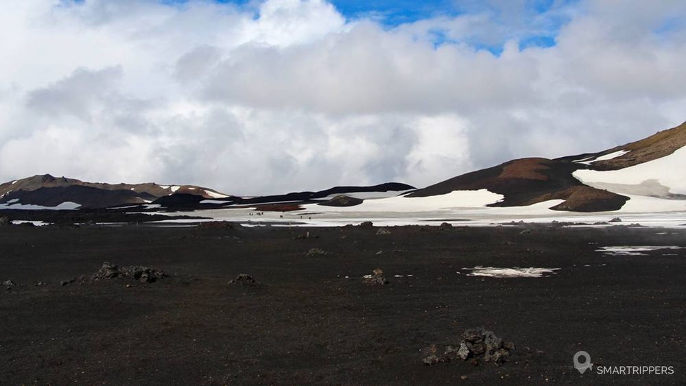 Le sentier d'approche vers le cratère