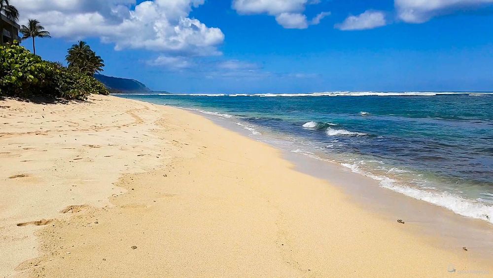 Sur le sable fin d'Aweomeo beach.