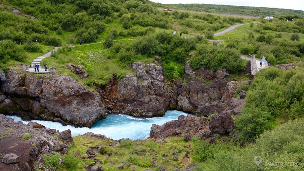 Vue du site au dessus de Barnafoss