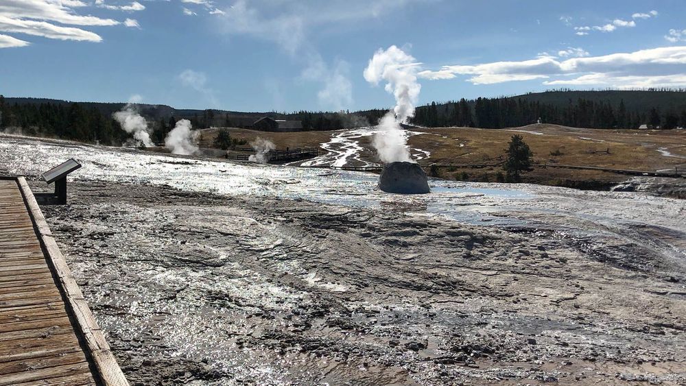 Le petit cône de Beehive Geyser.