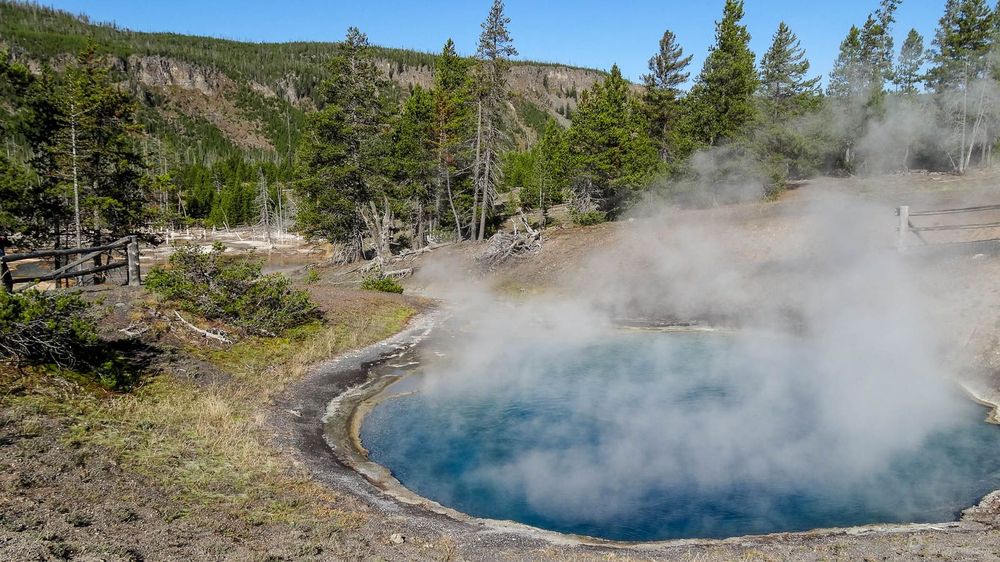 Black Sand Pool under its allure of a very calm hot spring...