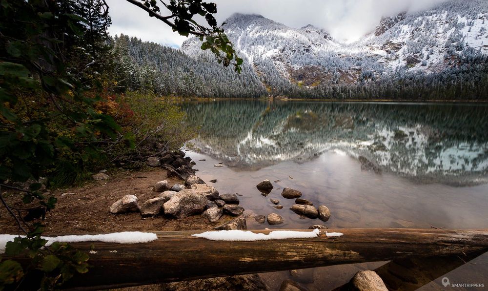 Il ne faut pas hésiter à descendre au bord du lac pour profiter du cadre charmant de Bradley lake.