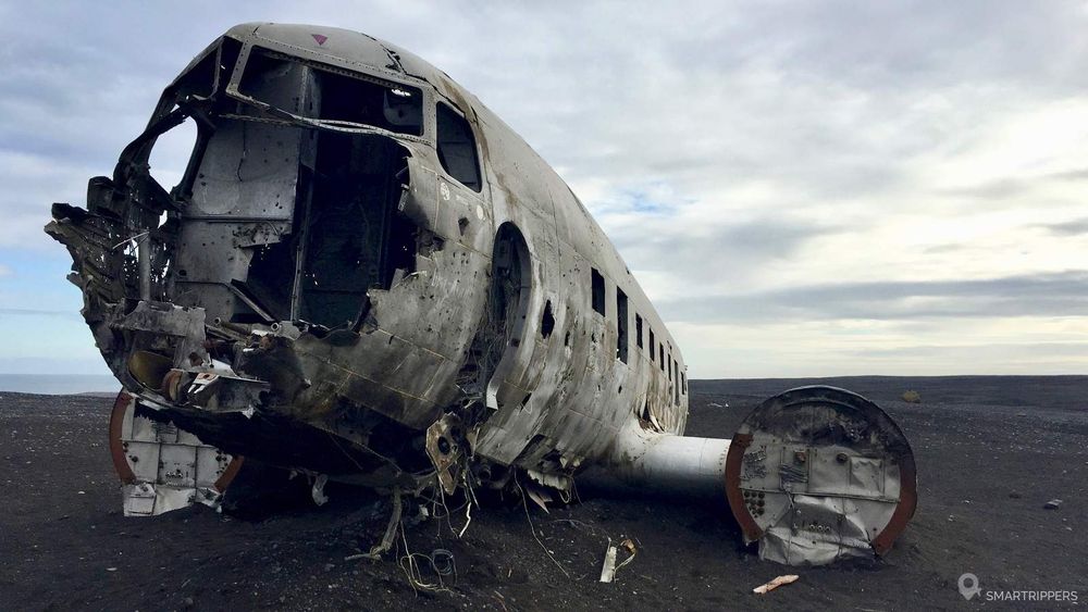 L'épave du C-117 semble tout droit sortie d'un film post-apocalyptique
