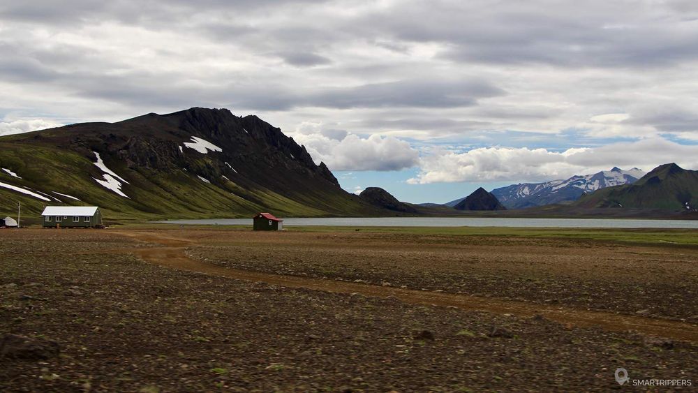 Le petit camping au bord du lac Álftavatn.