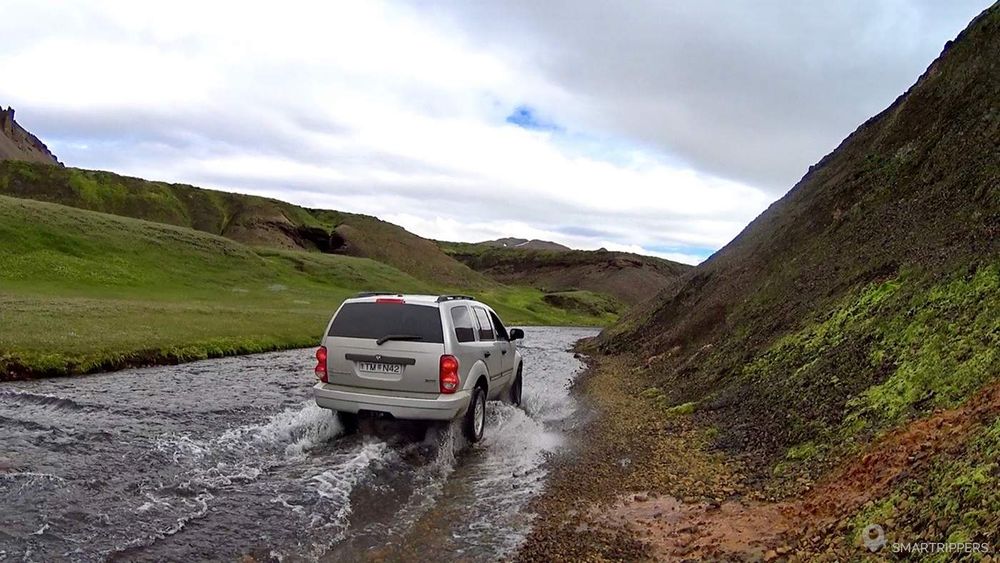 La piste emprunte le lit de la rivière!