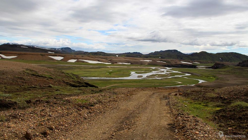 Arrivée sur une plaine traversée par la Markarfljót.