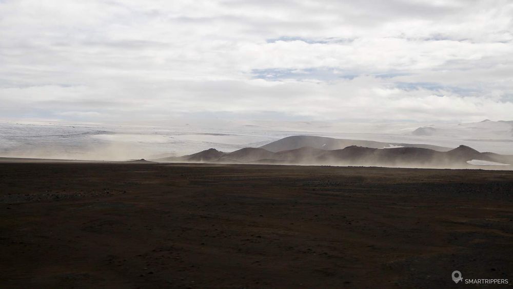 Nuages de sable au pied du Mýrdalsjökull.