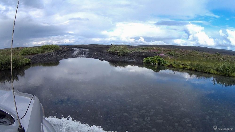 Un petit gué à traverser au niveau du marécage de l'Herðubreiðarlindir.