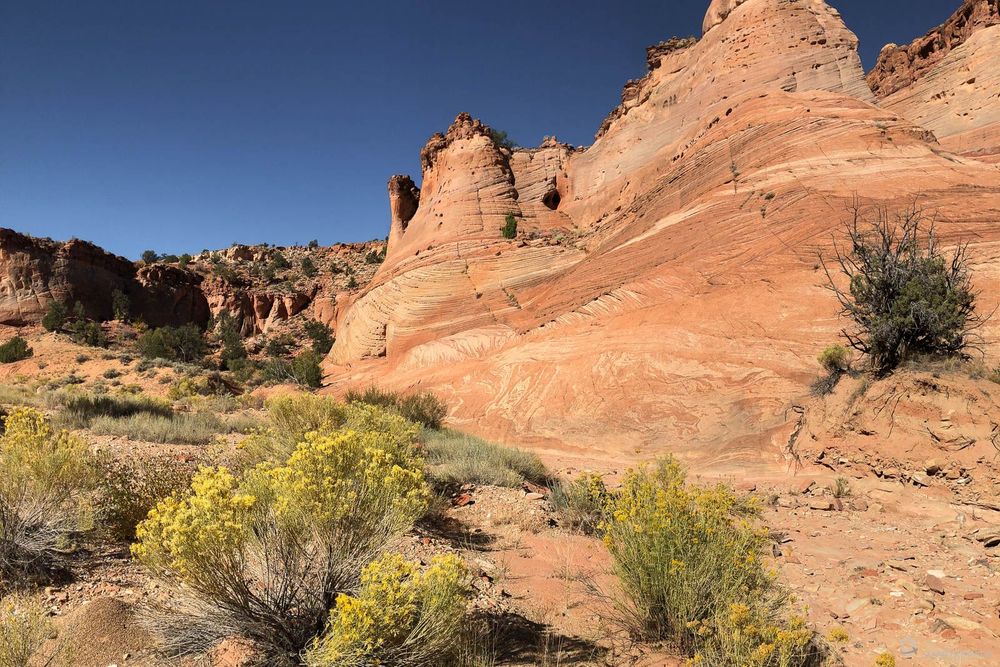 Jolies formations rocheuses sur le chemin vers Zebra.
