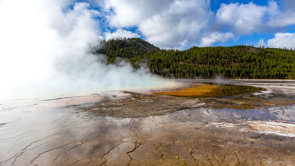 Grand Prismatic vu depuis les pontons en octobre.