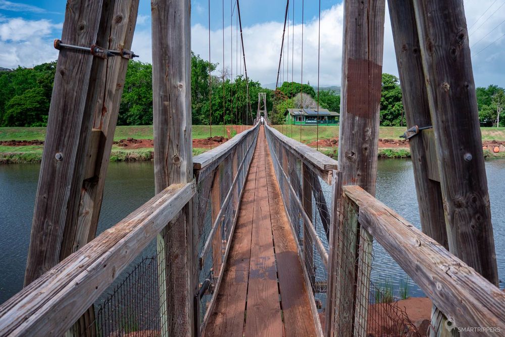 Sur la passerelle.