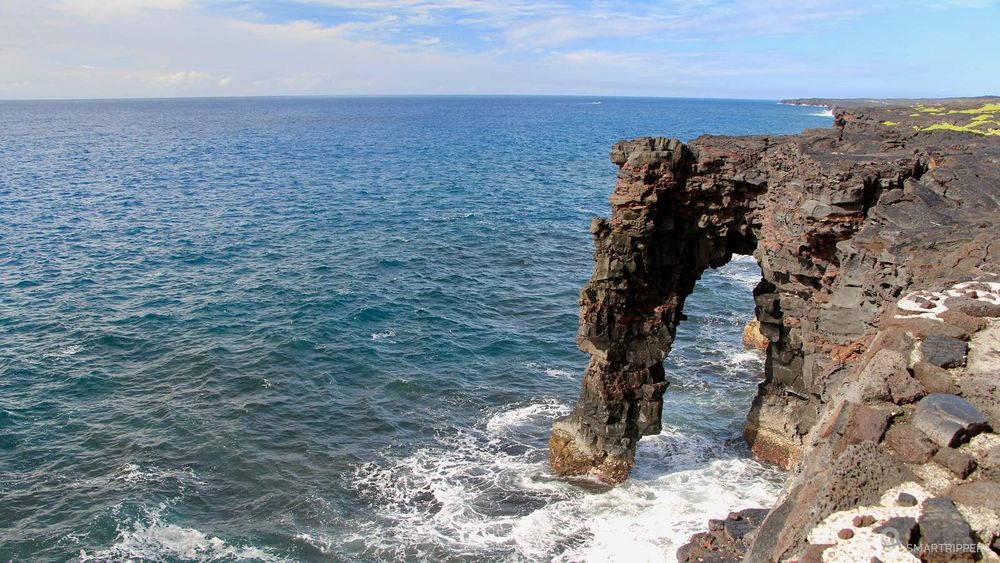 Vue de la Hōlei Sea Arch depuis le point de vue aménagé