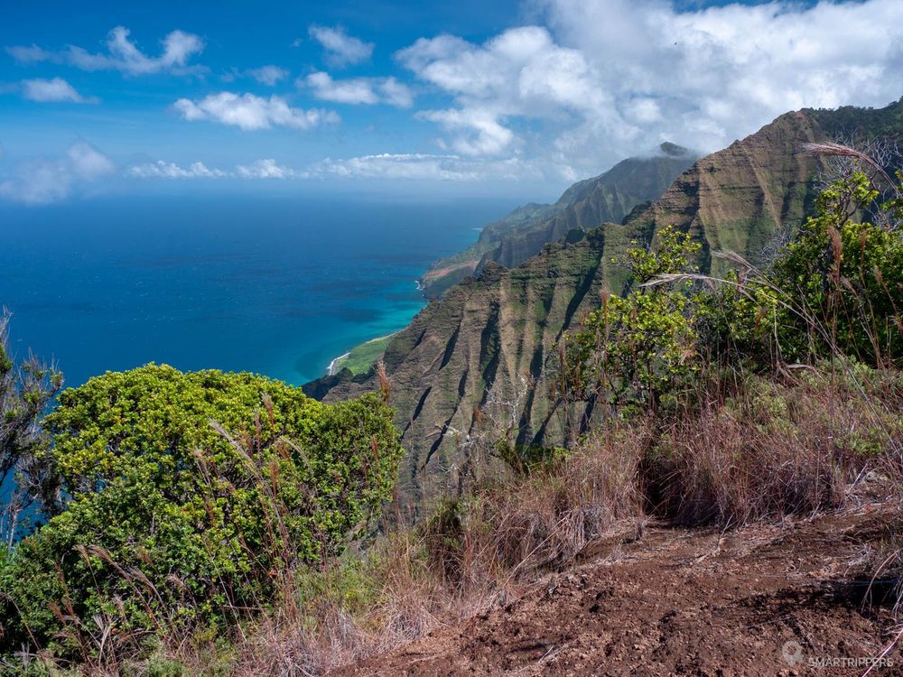 Premières vues de l'ensemble de la Na Pāli coast.