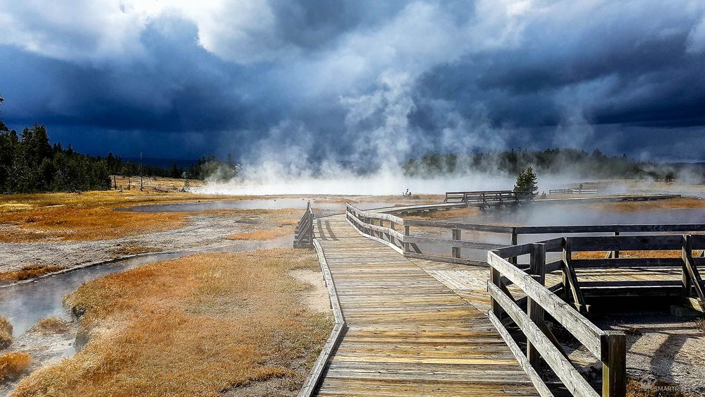Ciel d'orage au dessus de Black Warrior Lake et Hot Lake.