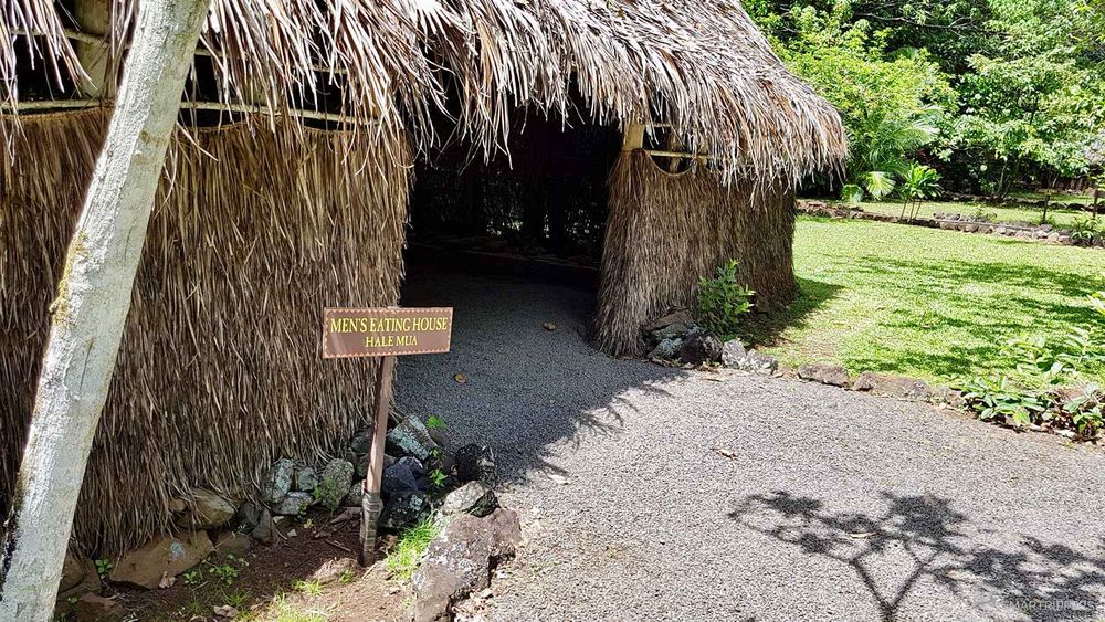 Une hutte reconstituée.