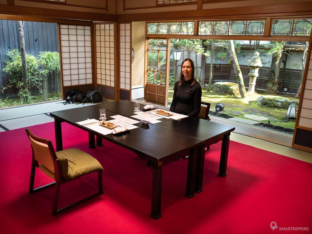 Notre superbe salle et table à Ikinariya