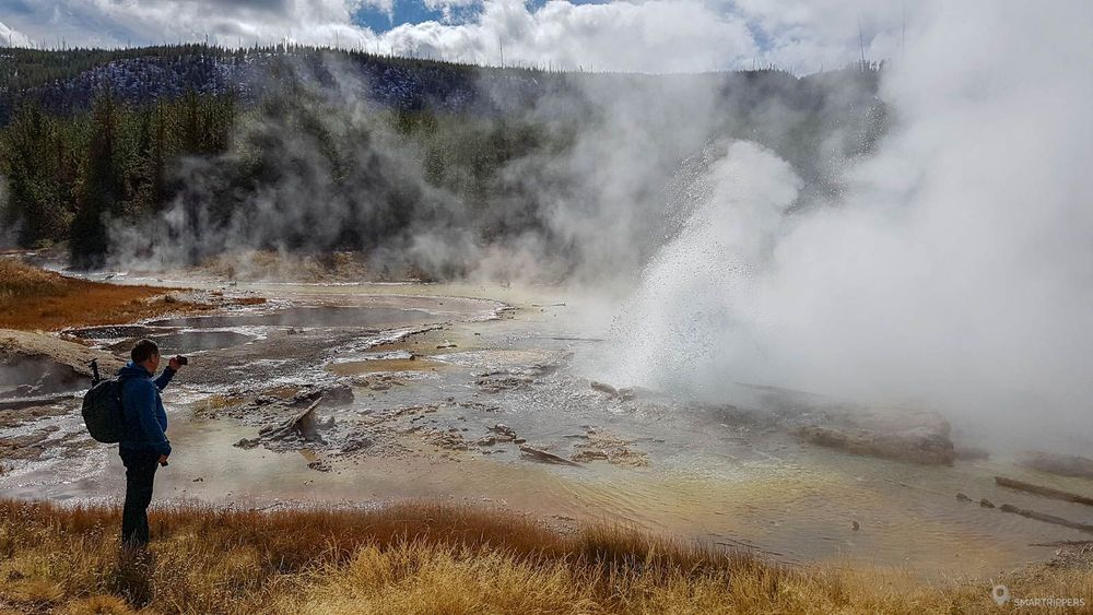 Nous sommes longtemps restés en admiration devant le geyser.