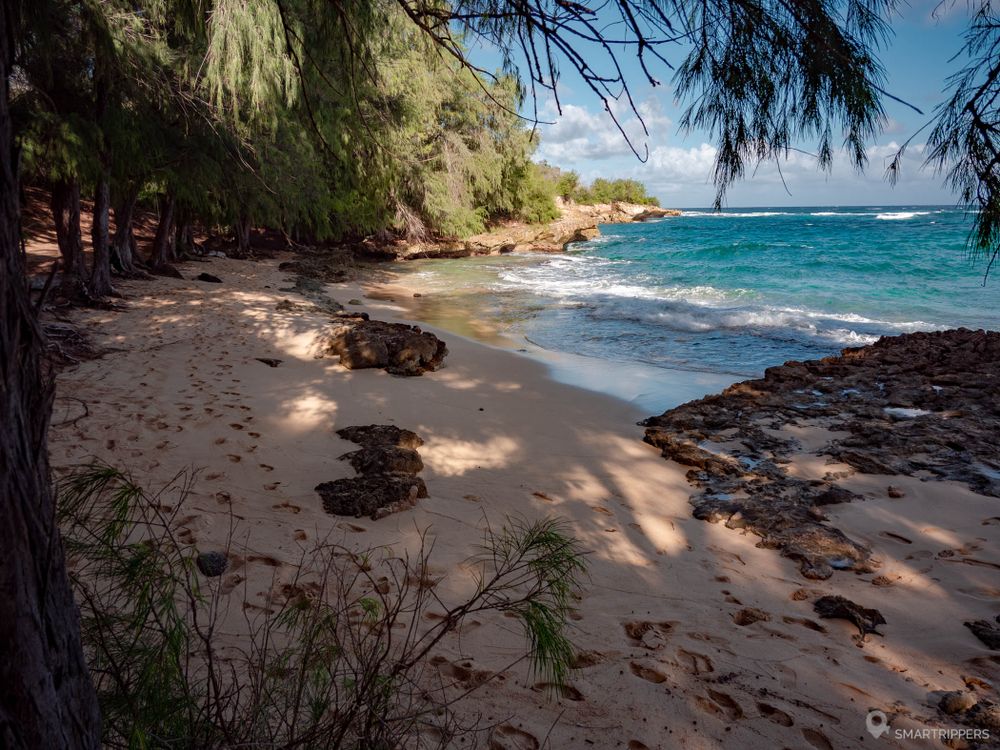 La petite plage cachée au creux de Kawailoa Bay.