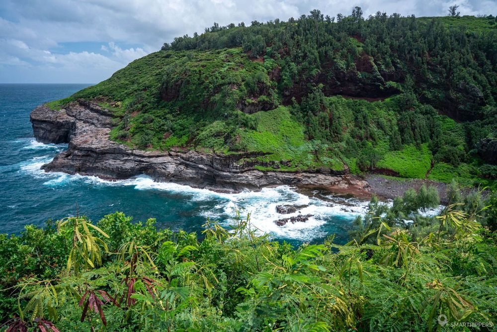 Vue sur les falaises depuis le Kilauea Lighthouse National Wildlife Refuge.