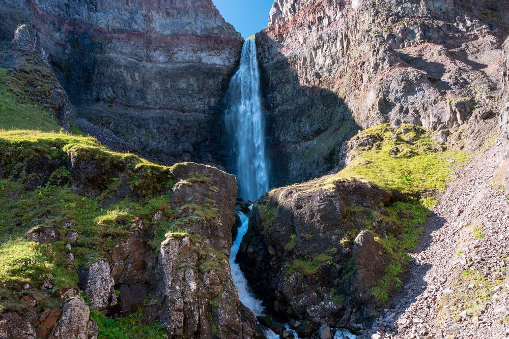 Vue de la cascade de Lambagilsfoss au bout du sentier.