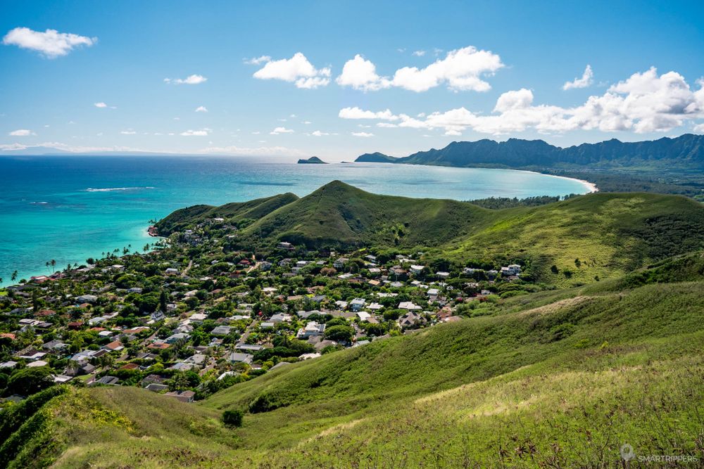 Vue sur la pointe Est d'Oahu, Molokai et Maui en fond.