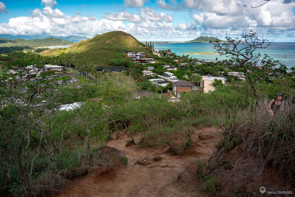 Vue vers le nord et le début du trail côté Kaelepulu Drive.
