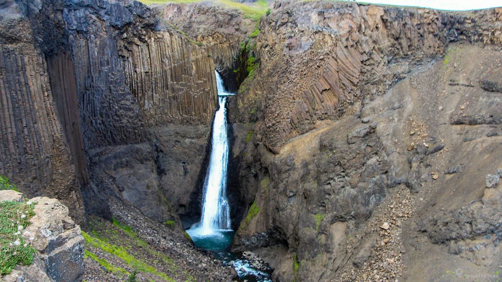 Lítanesfoss telle qu'on la découvre depuis le sentier.