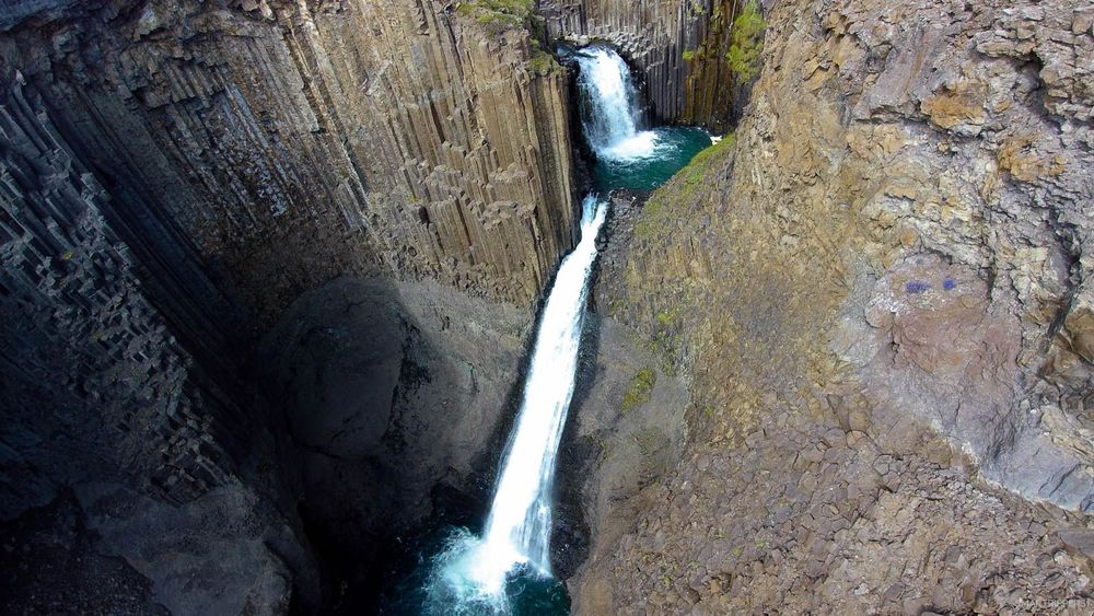 Lítanesfoss vue d'au-dessus, photo prise depuis un drone.