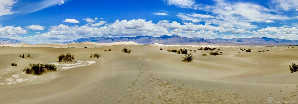 Les dunes de Mesquite Flat Sand Dunes semblent s'étendre à l'infini