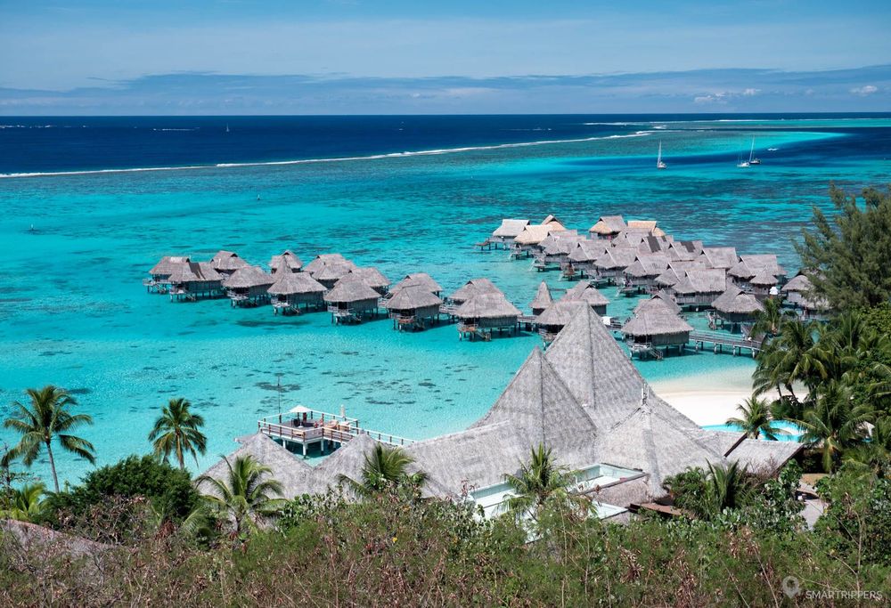 Point de vue sur le Sofitel depuis le Toatea Lookout.