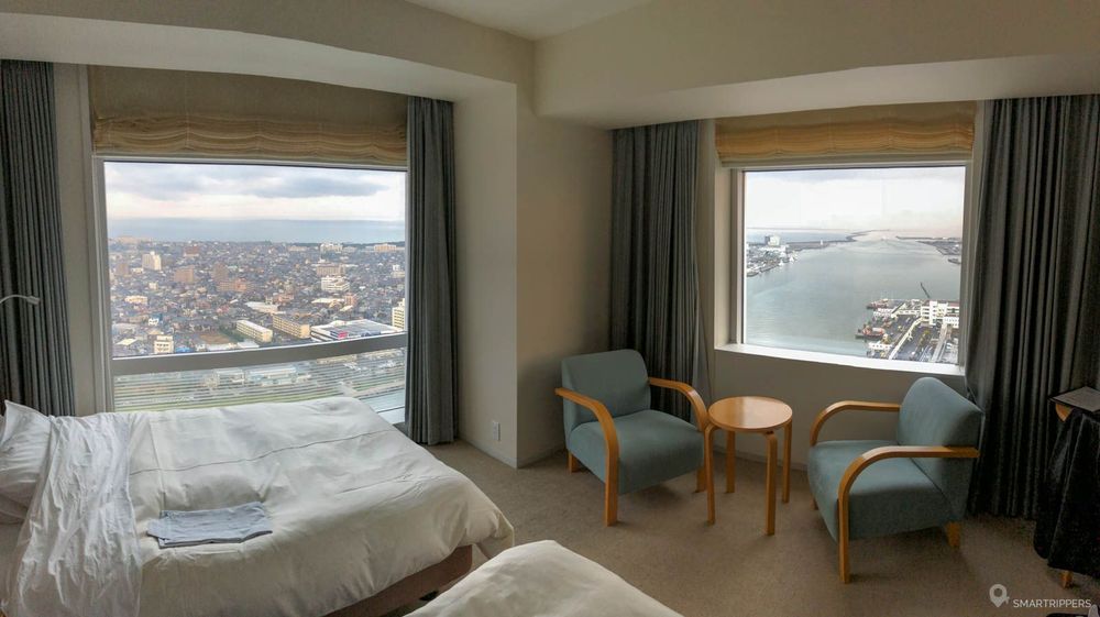 Notre chambre avec jolie vue au 28ème étage de l'hôtel.
