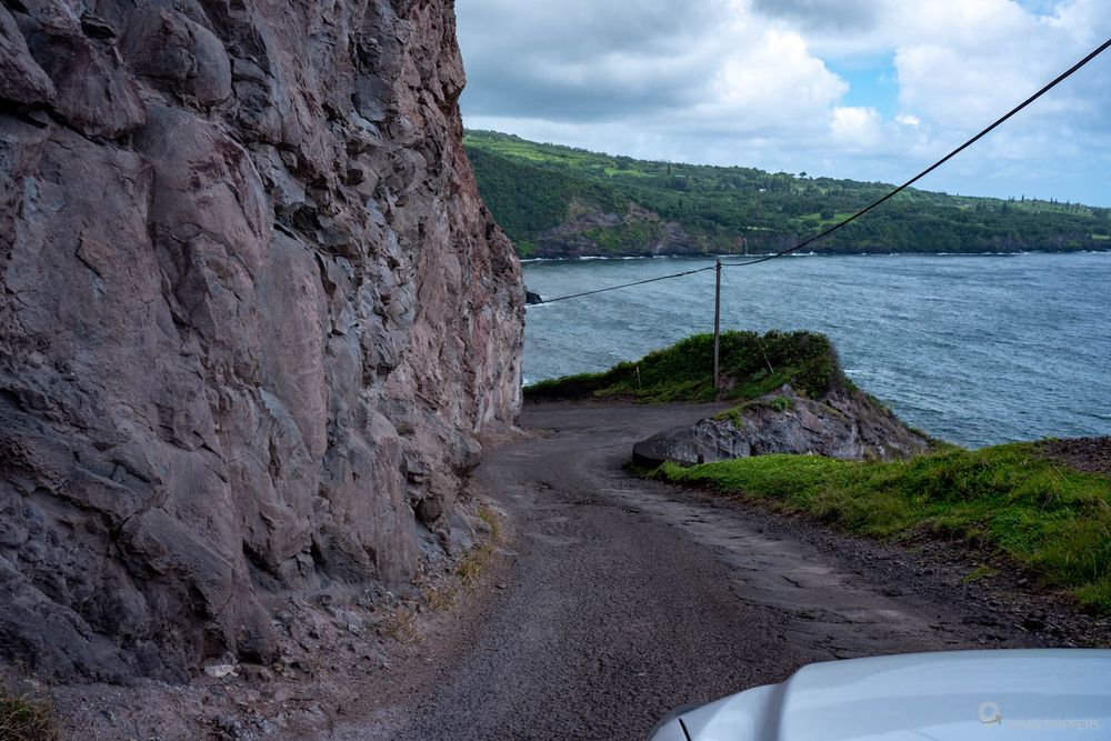 L'un des derniers virages étroits de la Piilani Highway.