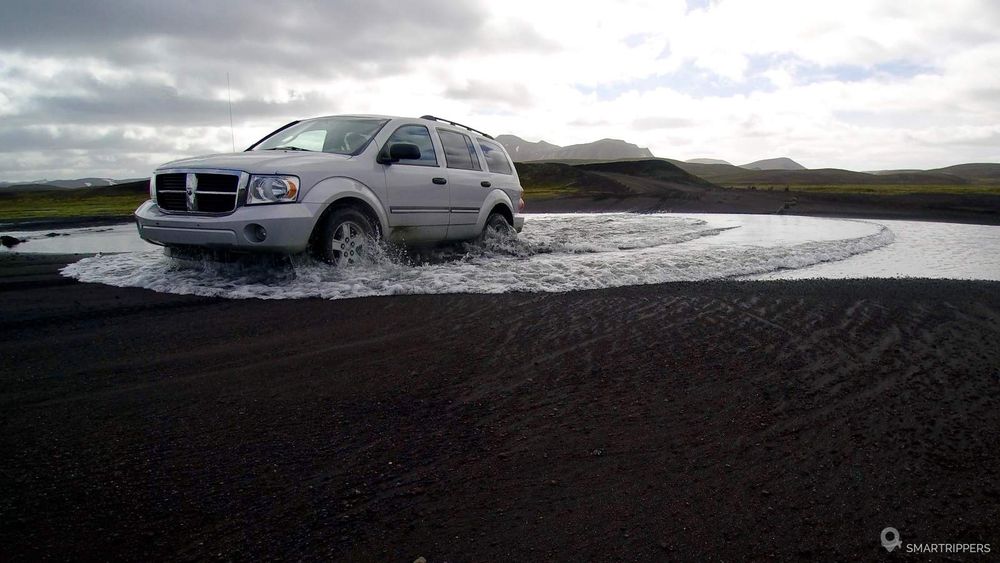 On the tracks of Iceland, here on the F208.