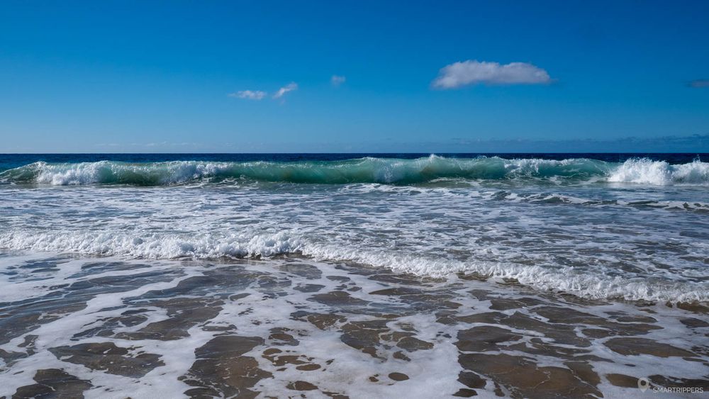 Vagues près du récif.