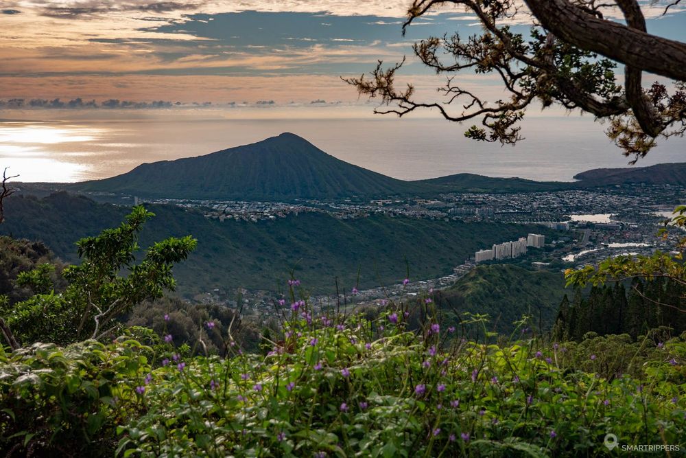 Vue sur le Koko Crater au petit matin depuis le Kuli'ou'ou Ridge trail