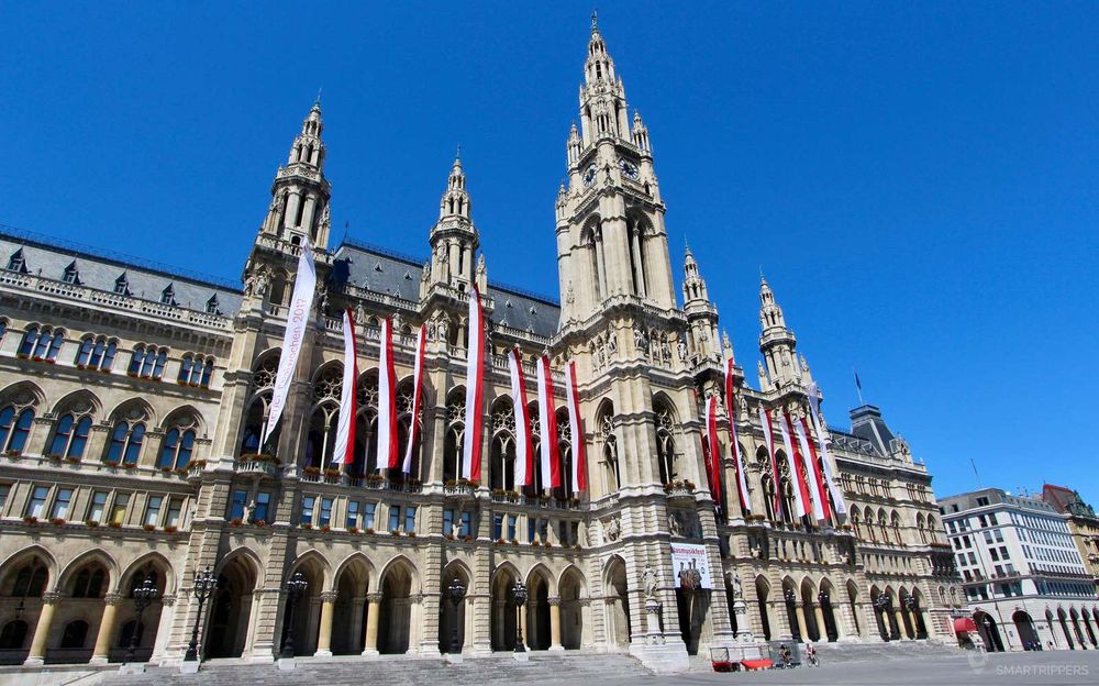 Il s'agit bien de la mairie de Vienne!