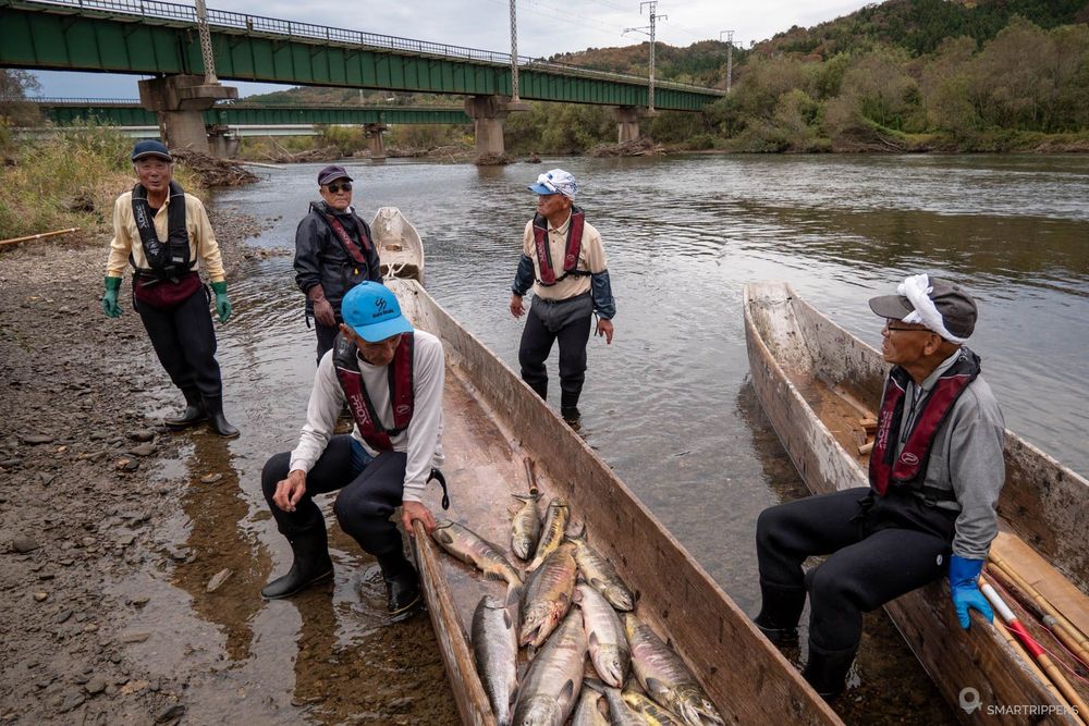 Fin de la pêche, les pêcheurs se regroupe pour discuter.