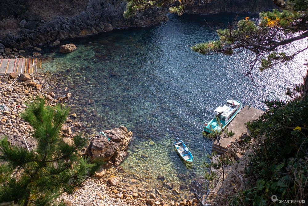 Vue sur l'embarcadère de la Senkaku-wan Bay.