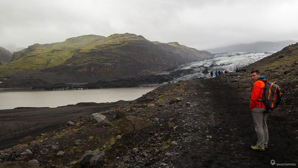 Trail to Sólheimajökull.