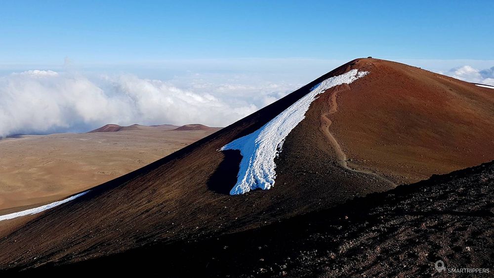 Le sommet du Mauna Kea (un petit sentier permet d'y accéder).