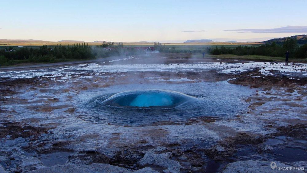 La célèbre bulle du Strokkur (Geysir).