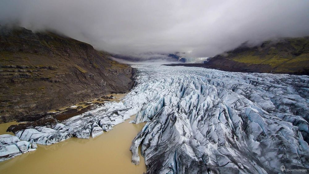 Vue de drone sur le Svinafellsjokull.