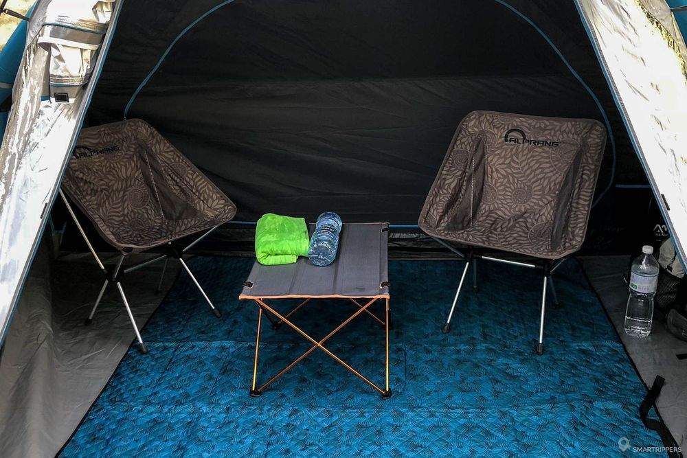 Notre équipement: table Terra Hiker, chaises Terkology.