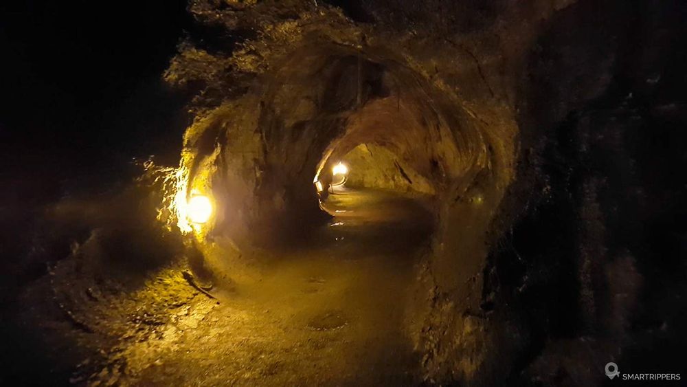 Une plongée dans les veines d'un volcan, unique!