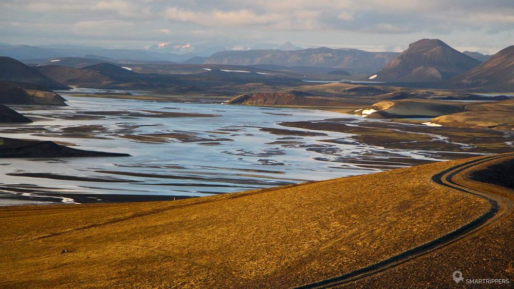 Vue depuis le lac de Ljótipollur sur les méandres de la Tungnaá