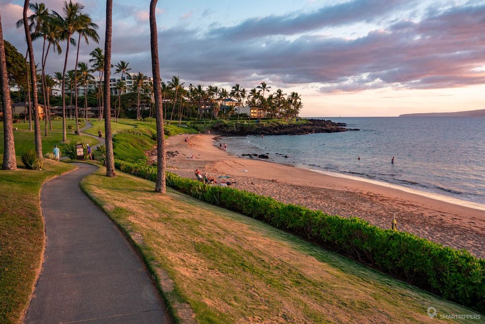 Balade au soleil couchant sur le Wailua path.