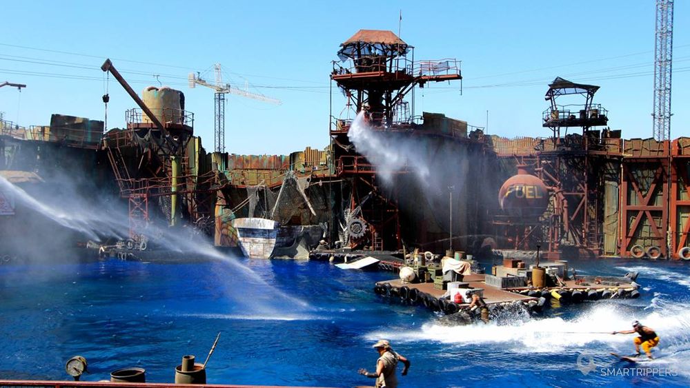Water World, un show qui bouge avec des cascades et explosions